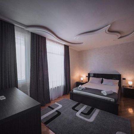 Makos Guest House 쿠타이시 외부 사진