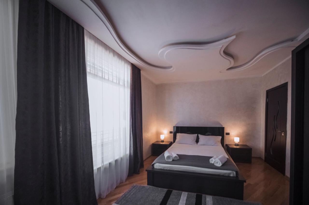 Makos Guest House 쿠타이시 외부 사진