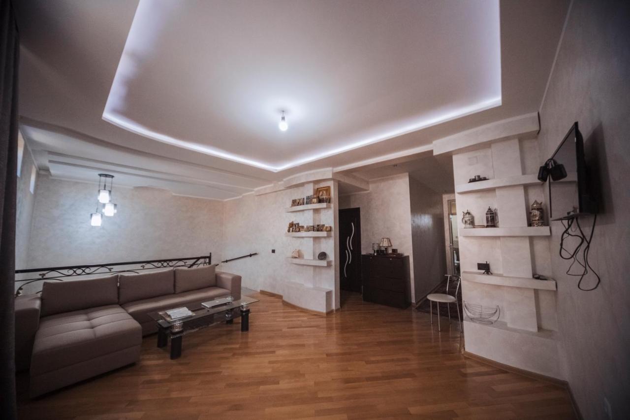 Makos Guest House 쿠타이시 외부 사진