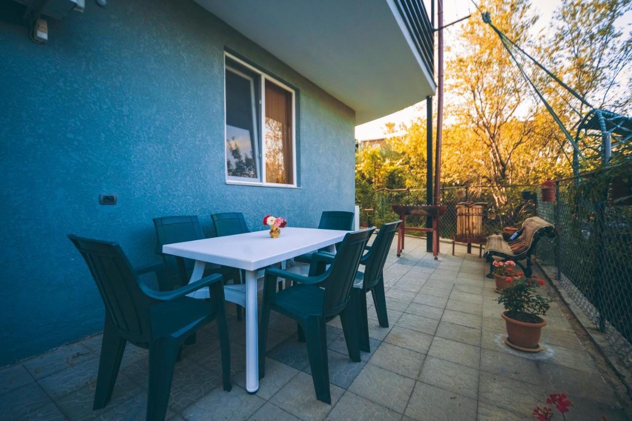 Makos Guest House 쿠타이시 외부 사진