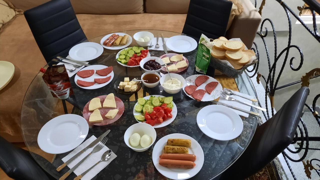 Makos Guest House 쿠타이시 외부 사진