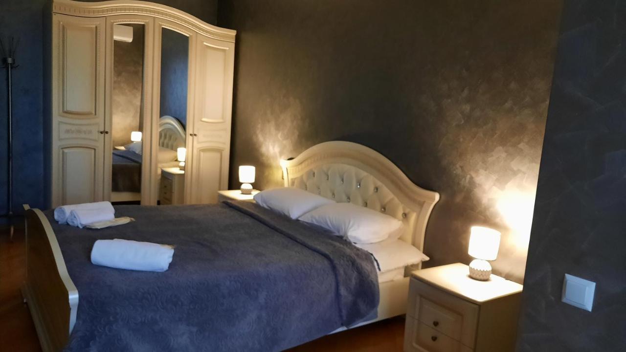Makos Guest House 쿠타이시 외부 사진