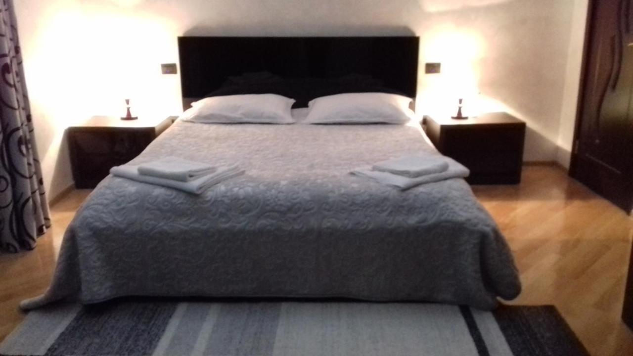 Makos Guest House 쿠타이시 외부 사진